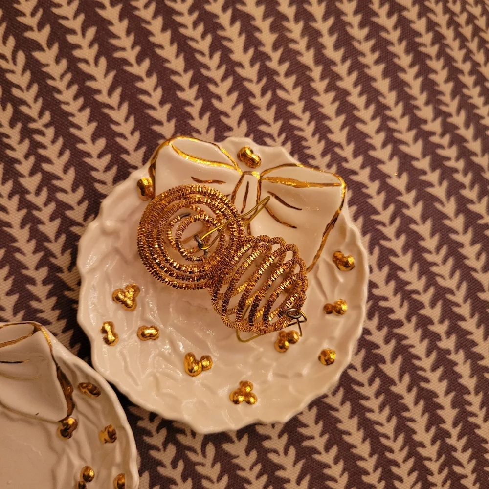 Duo of Vintage Wreath Trinket Dishes ~ 1960s Hobbyist ~ Candle Holder Trinkets